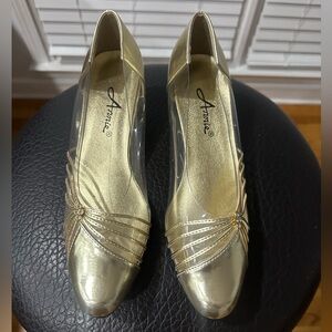 Gold Women's Shoes 💛💛